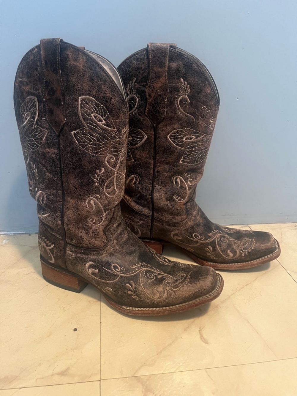 Circle G Brown Dragon Fly Embroidered Cowboy Boots